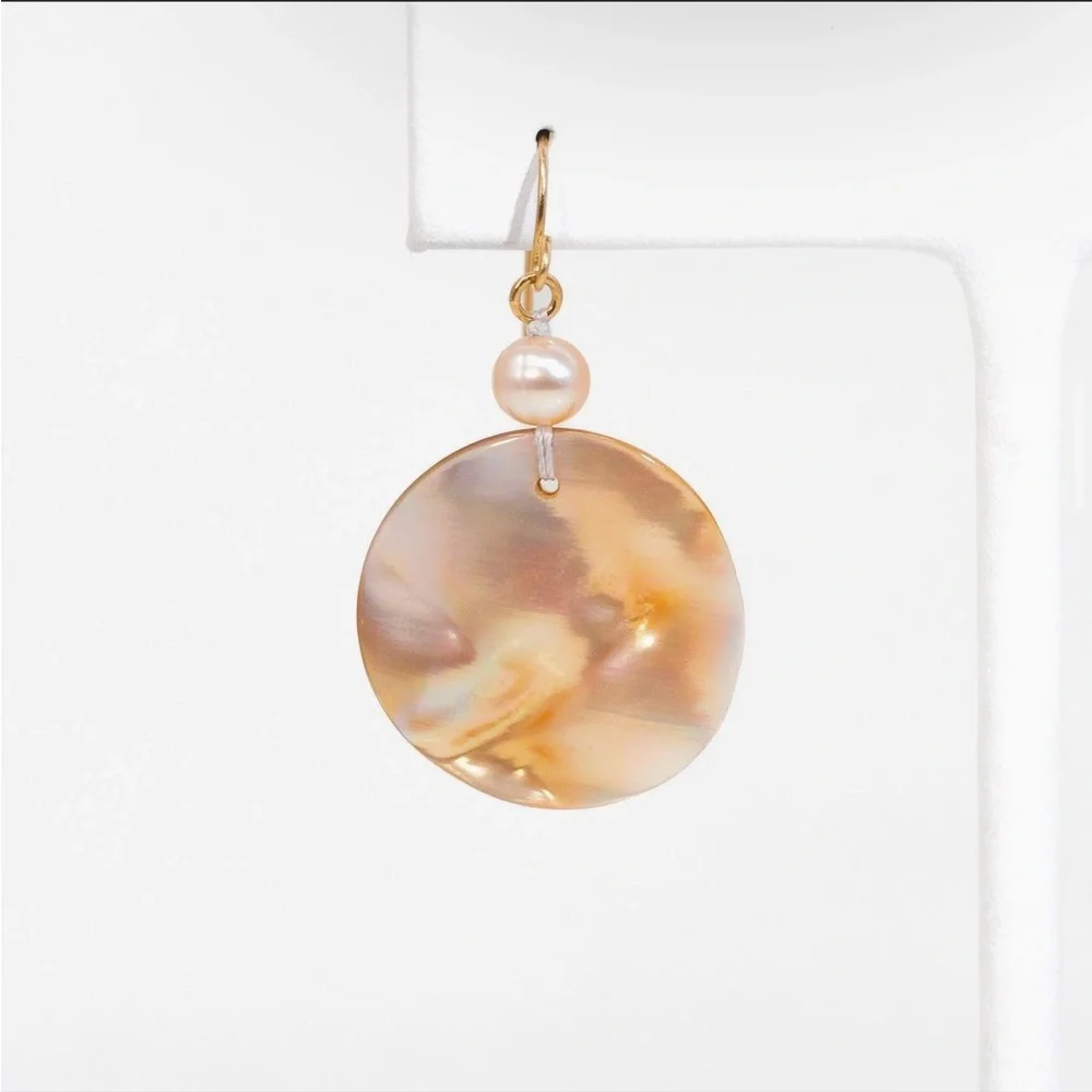 Solid 14k Gold Mother of Pearl Earrings perfect for summer!  Sea - Picture 2 of 5